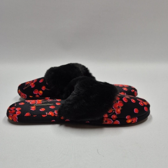 Victoria's Secret Cherry Print Fuzzy Slippers Women's Size Medium - Picture 8 of 13